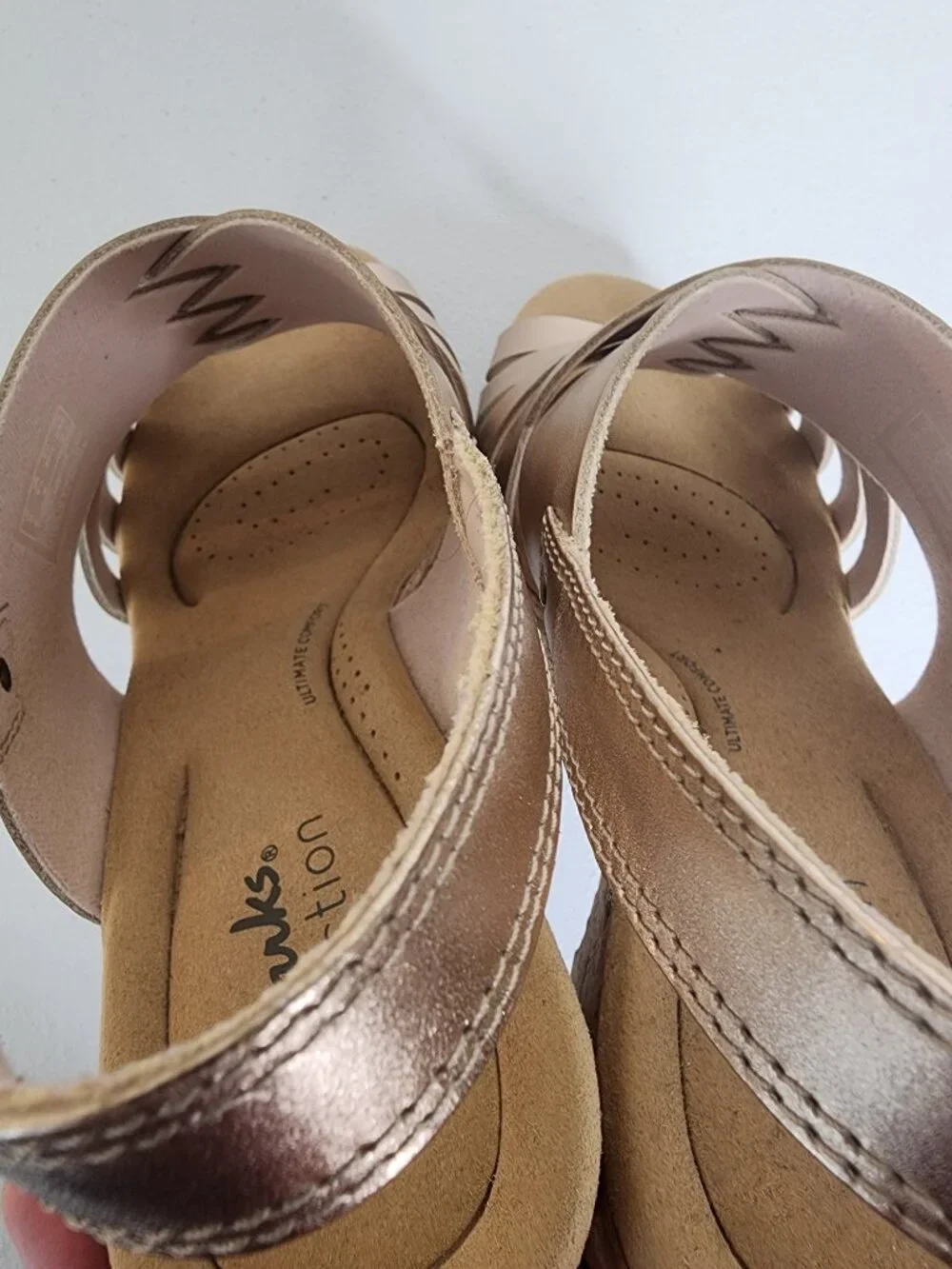 Clarks Collection Woven Leather Metallic Wedge Giselle Glow Rose Gold 8-1/2 WIDE